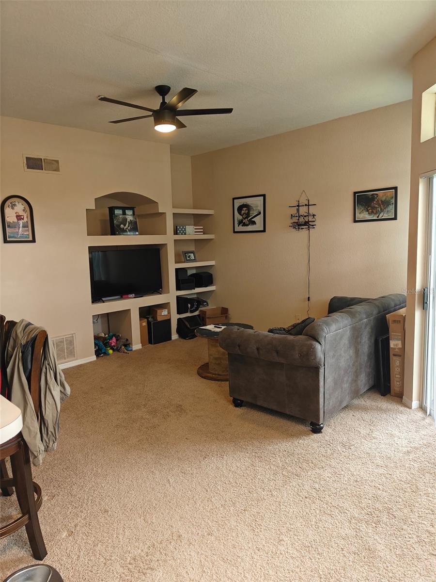 listing main picture