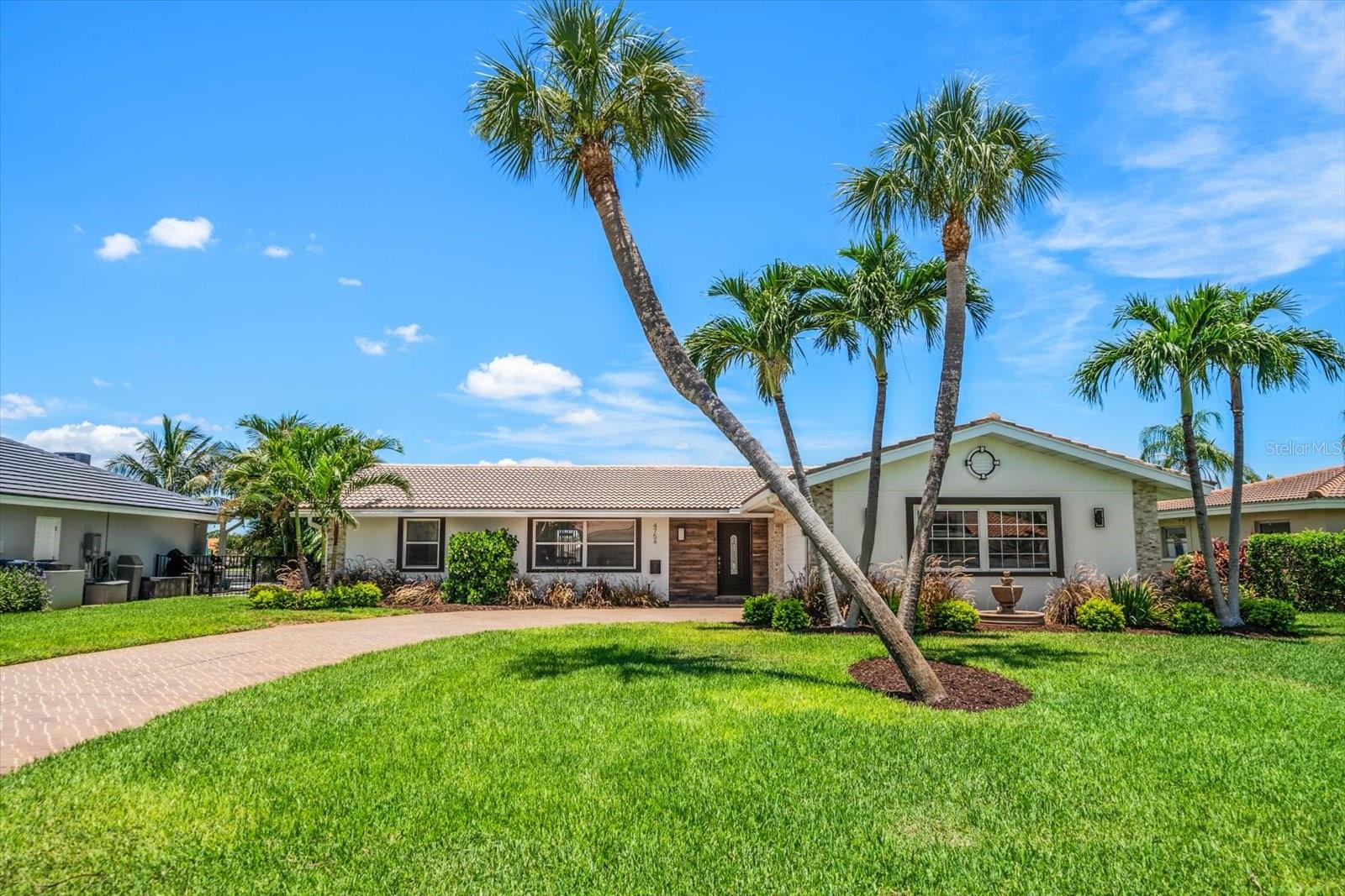 listing main picture