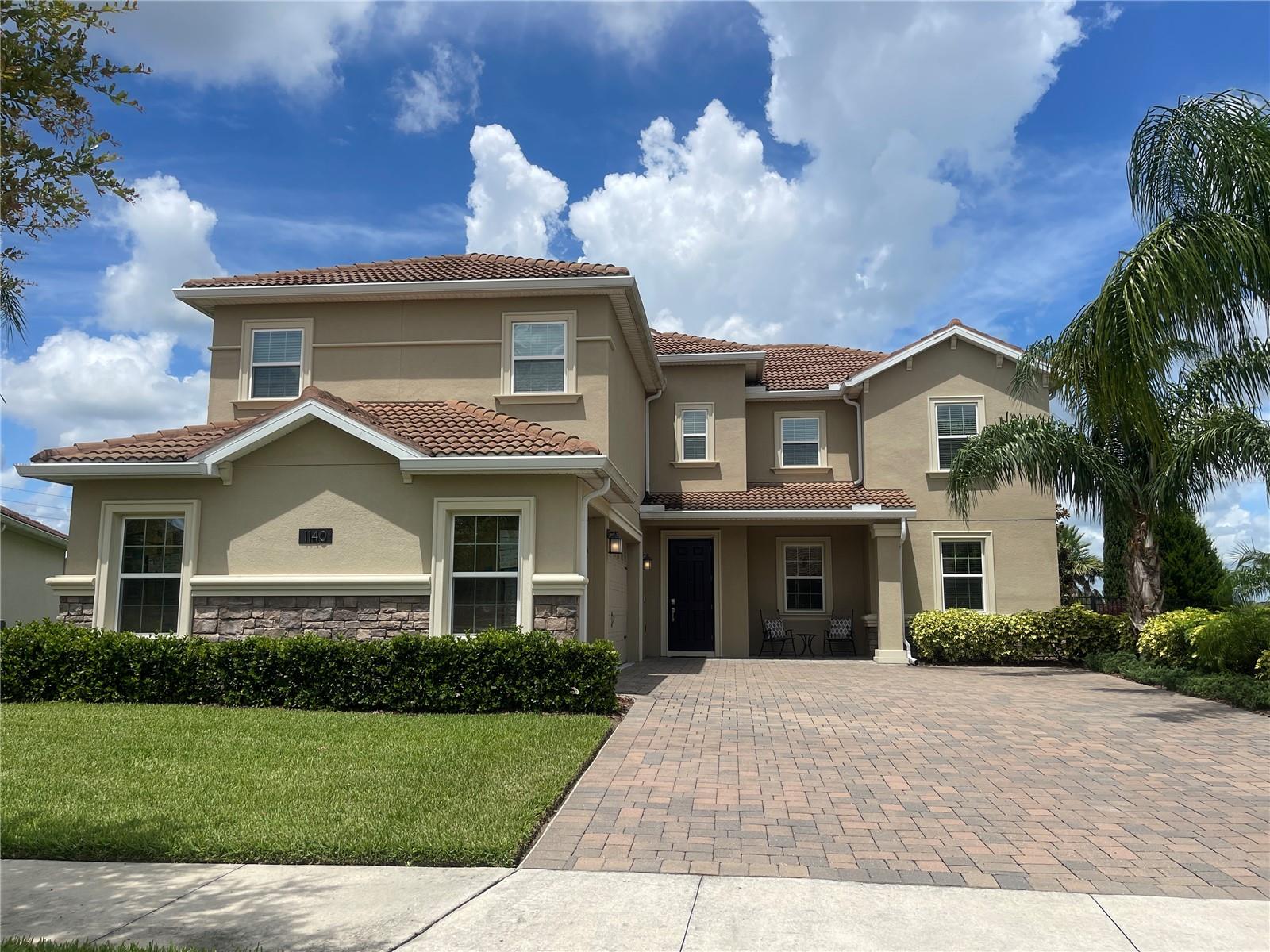 listing main picture