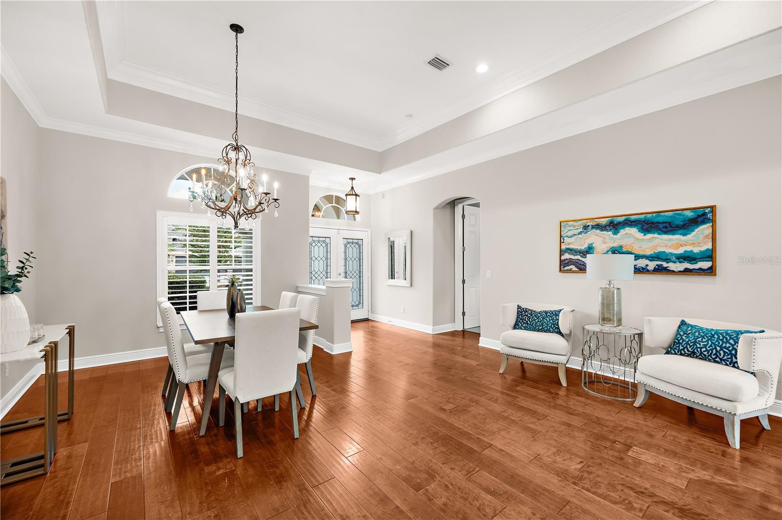 listing main picture