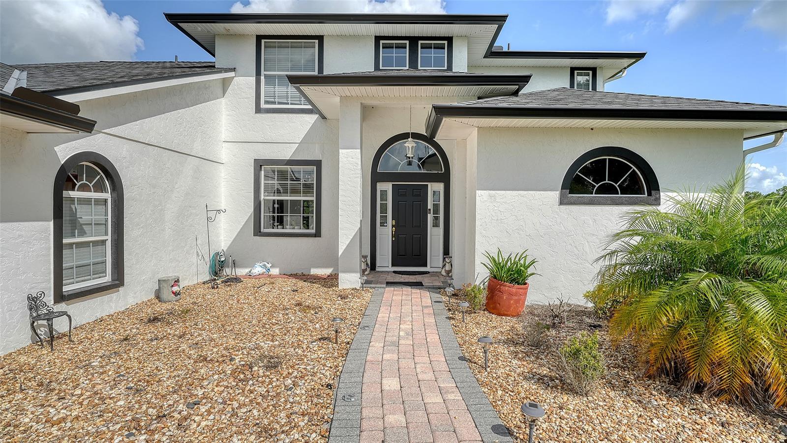 listing main picture