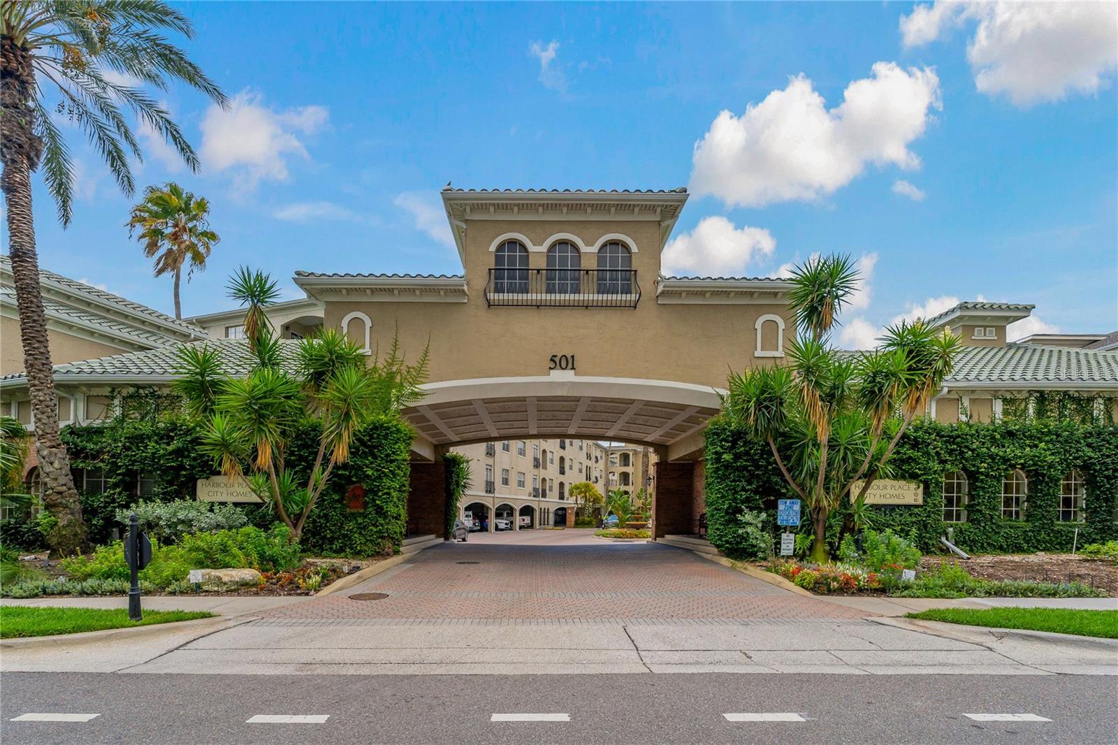 listing main picture