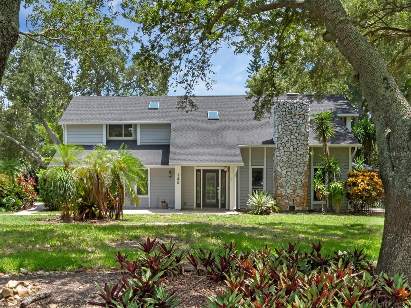 listing main picture