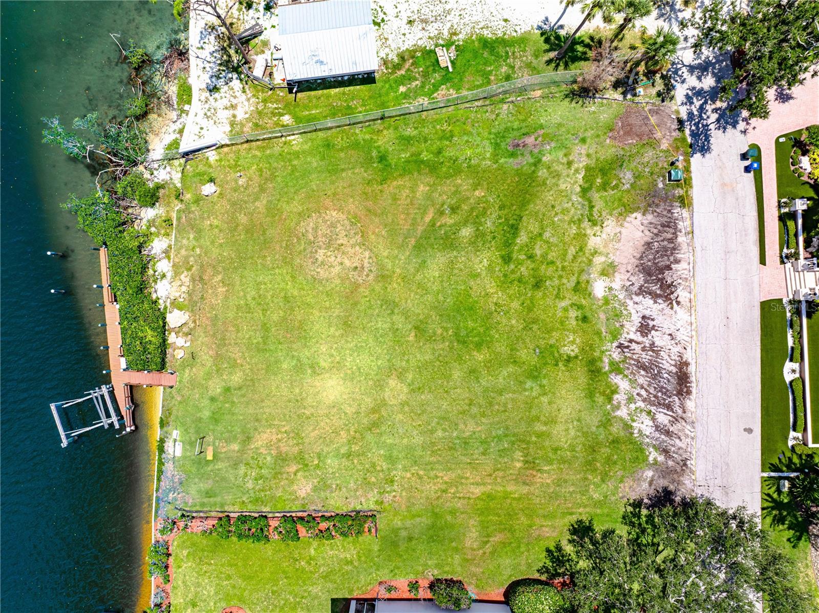 listing main picture