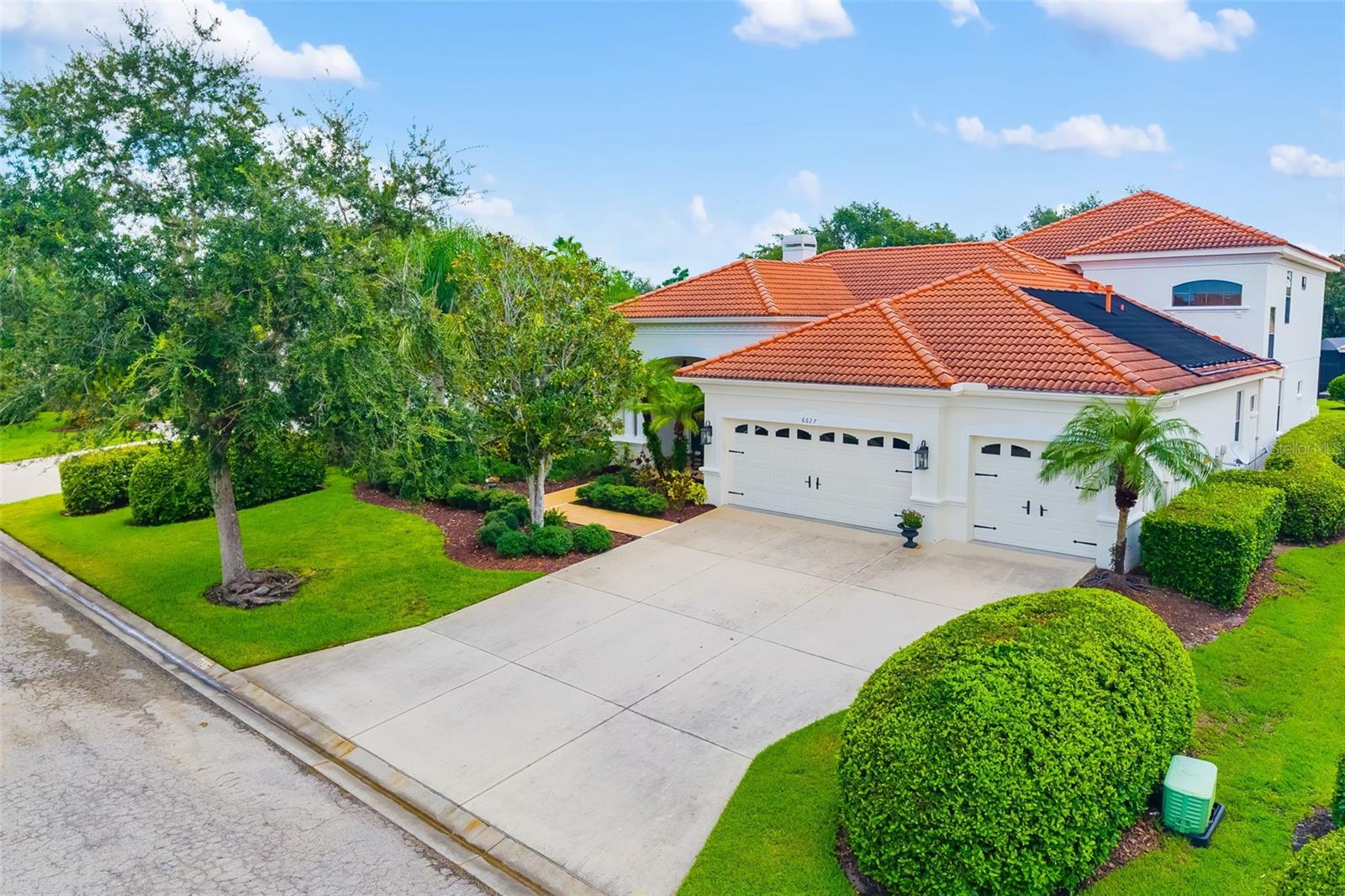 listing main picture