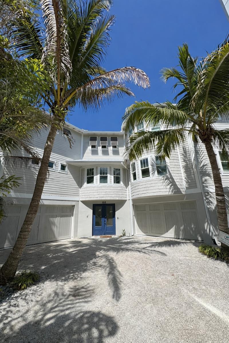 listing main picture