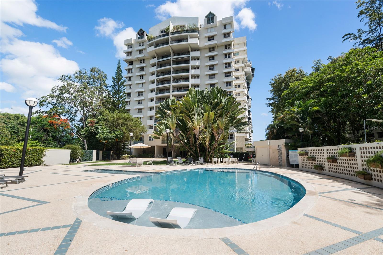 listing main picture