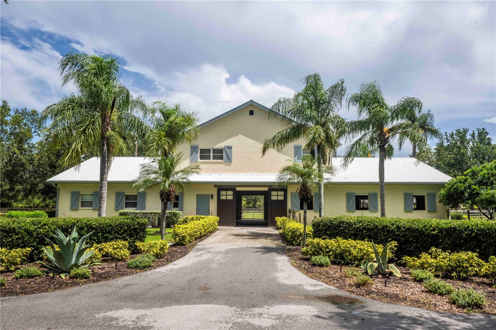 listing main picture