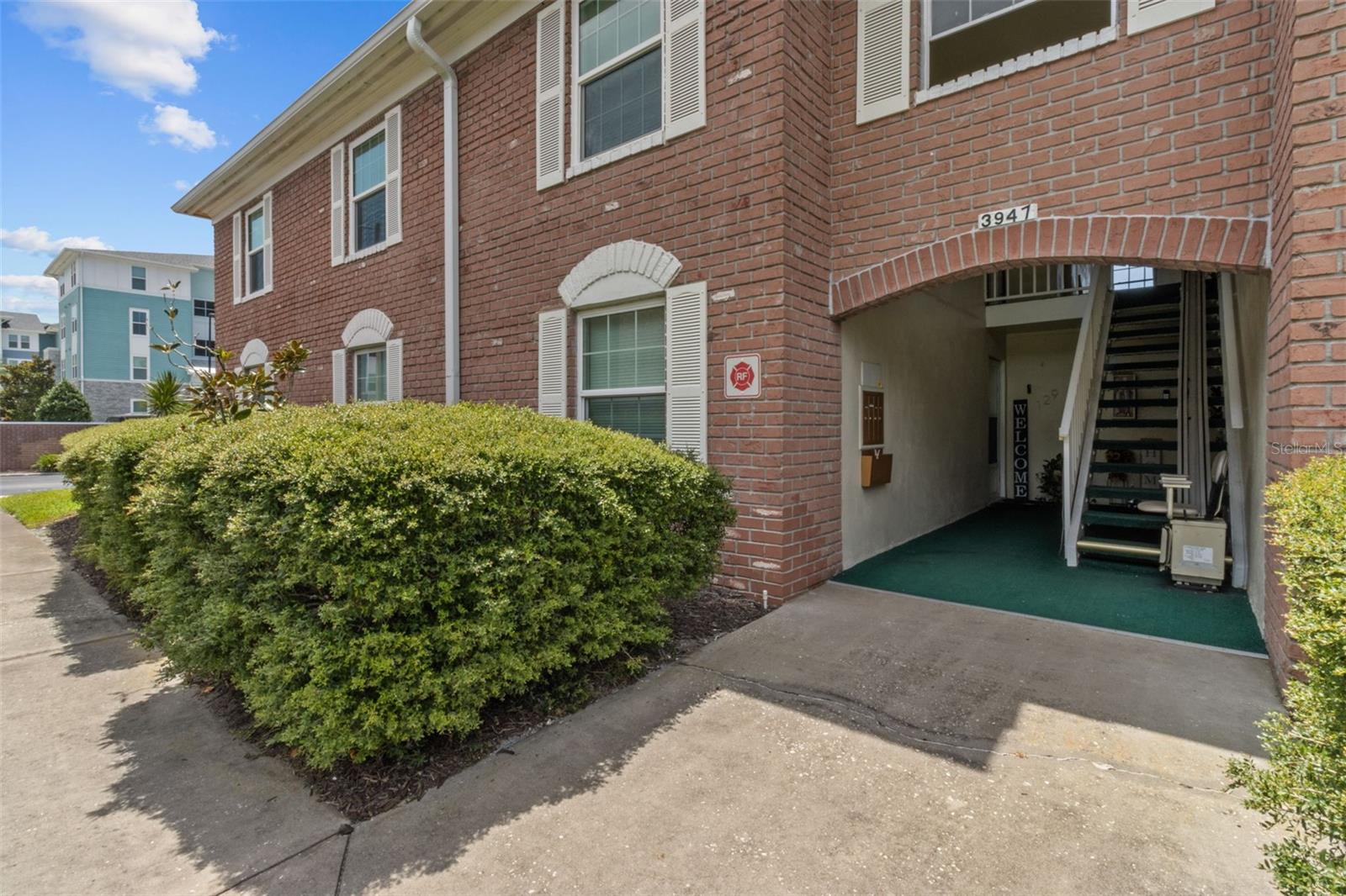 listing main picture