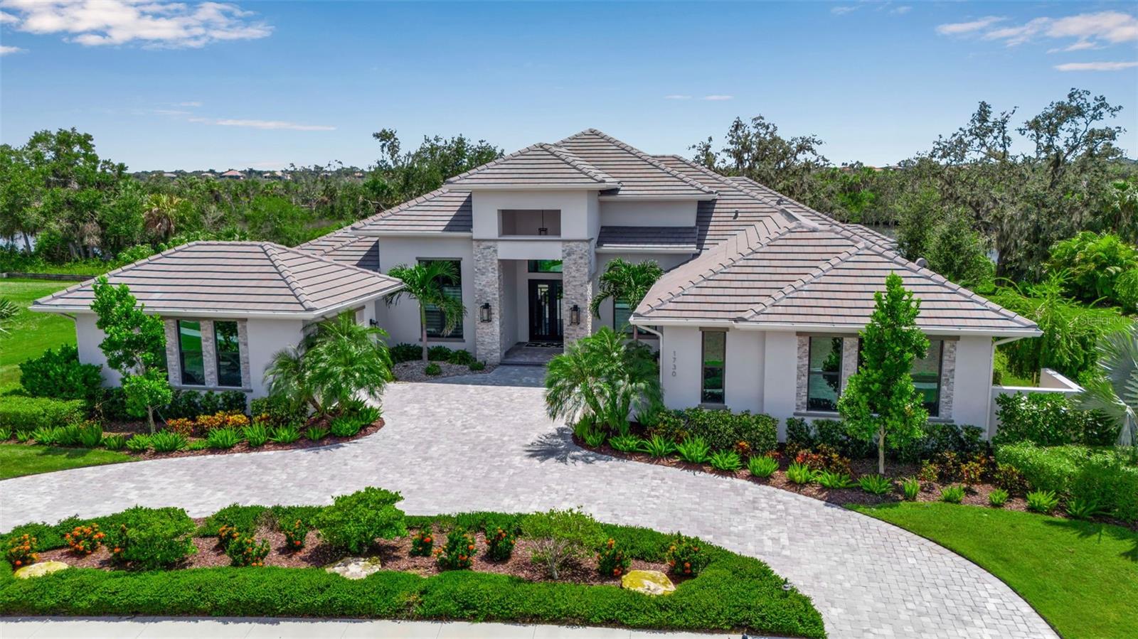 listing main picture