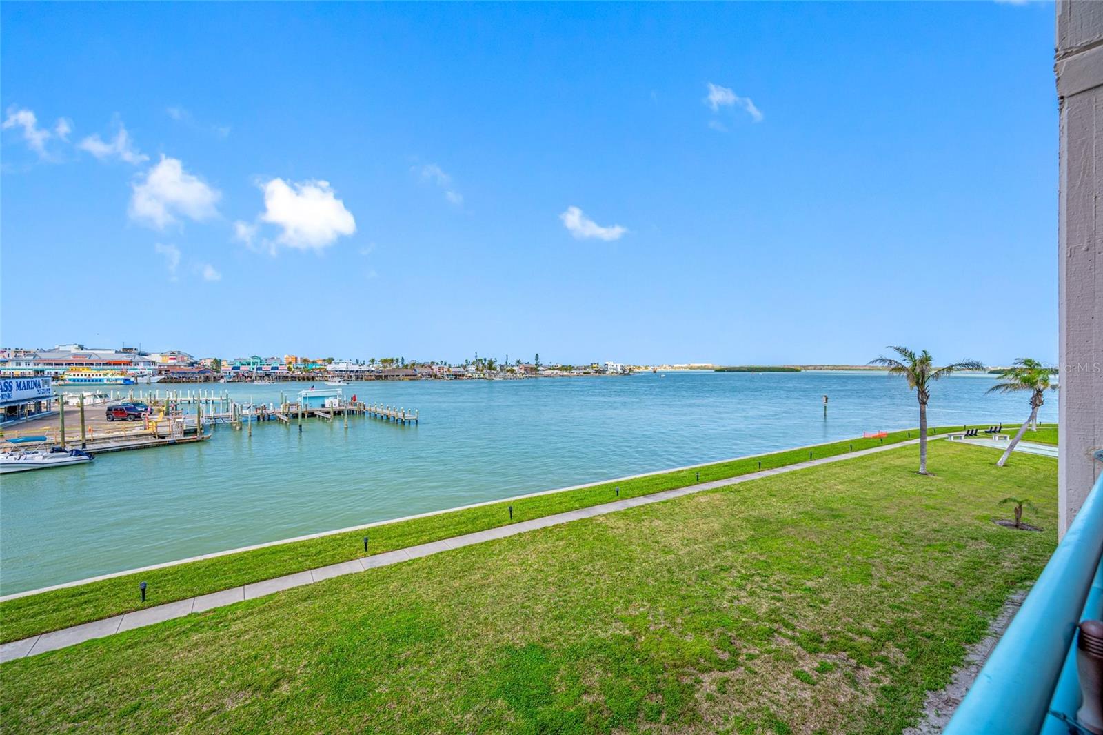 listing main picture