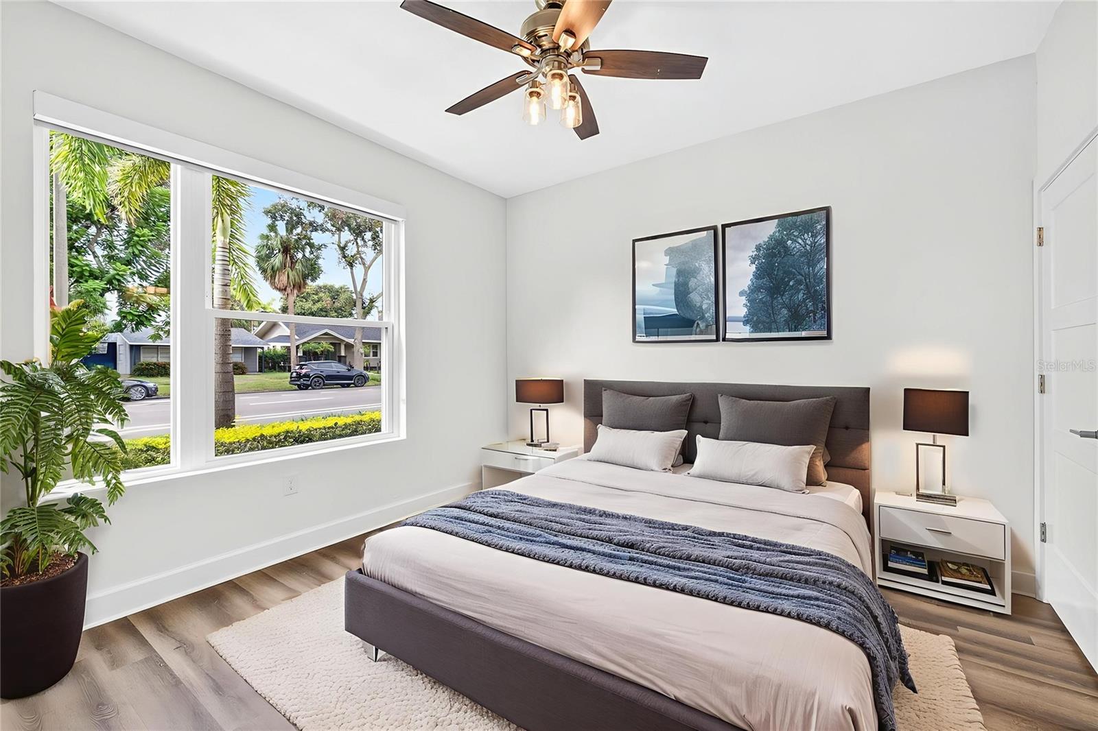 listing main picture