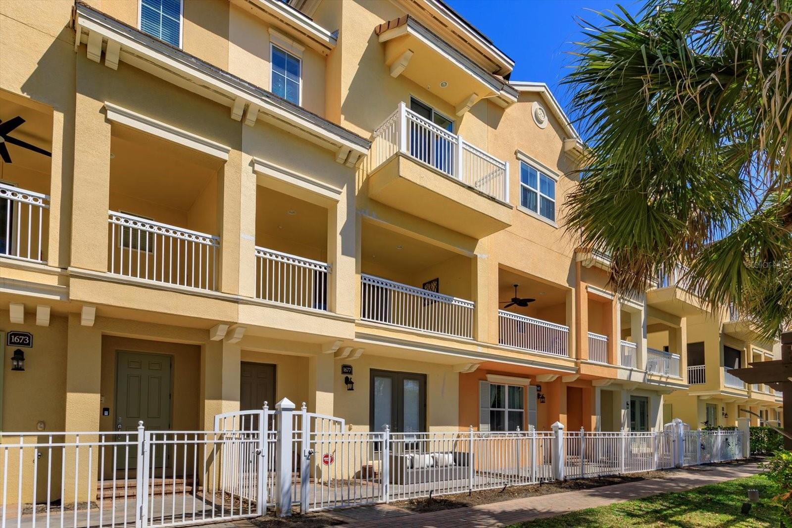 listing main picture