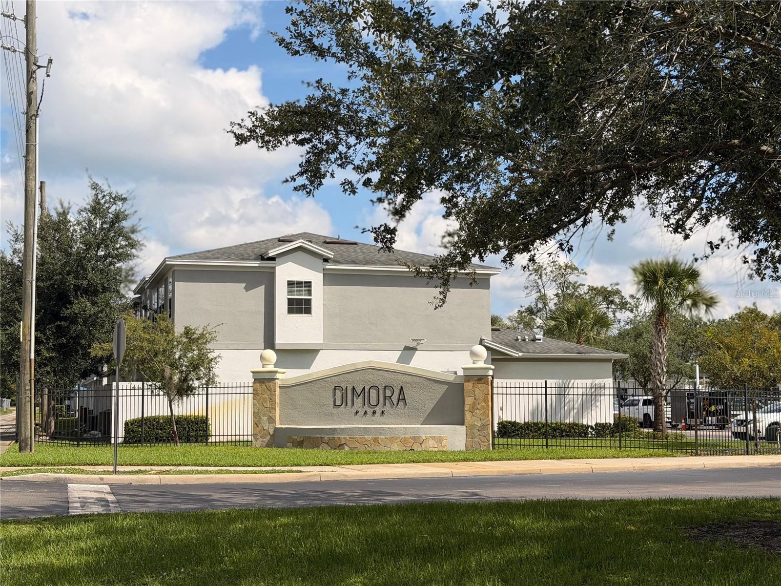 listing main picture