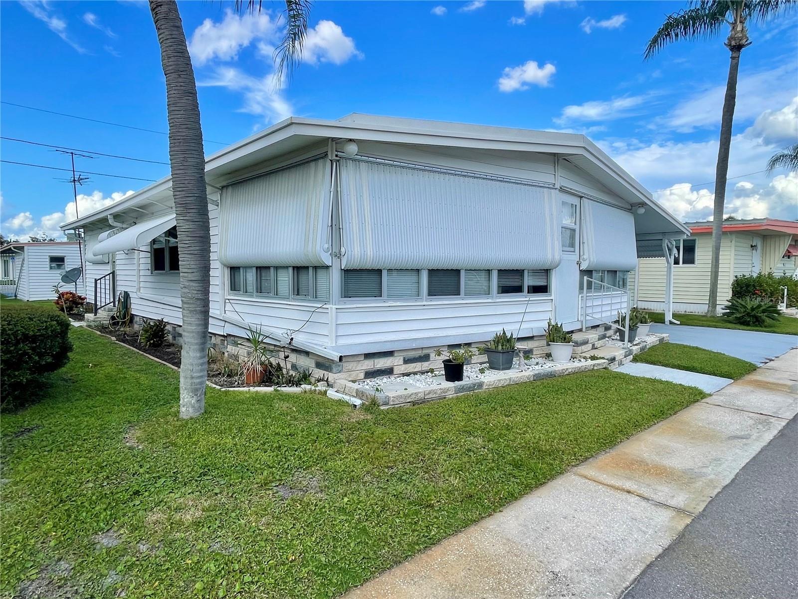 listing main picture