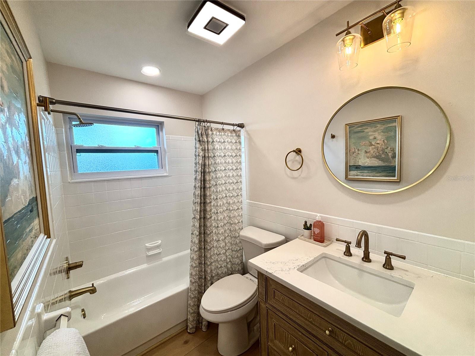 listing main picture