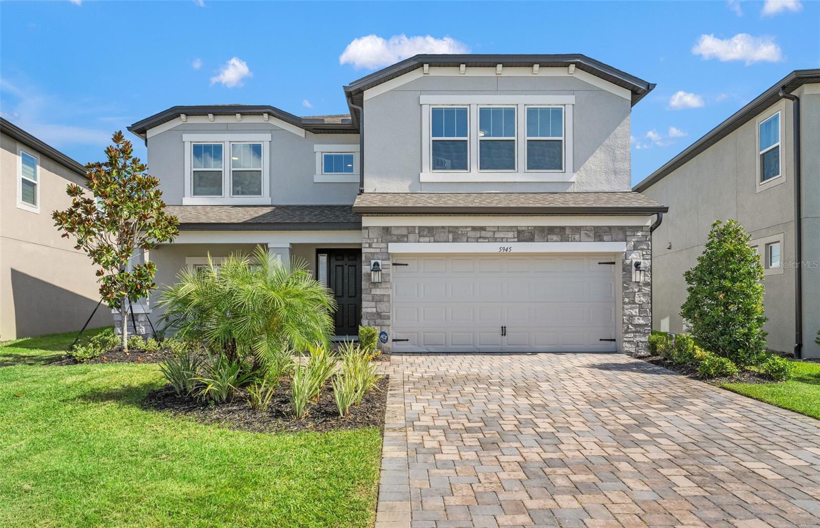 listing main picture