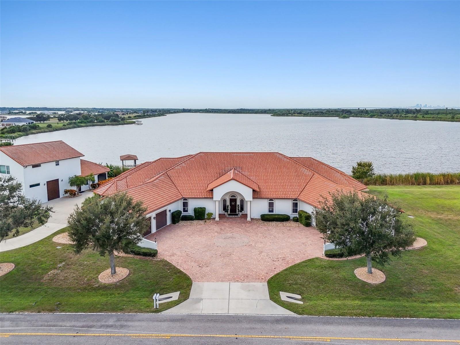 listing main picture