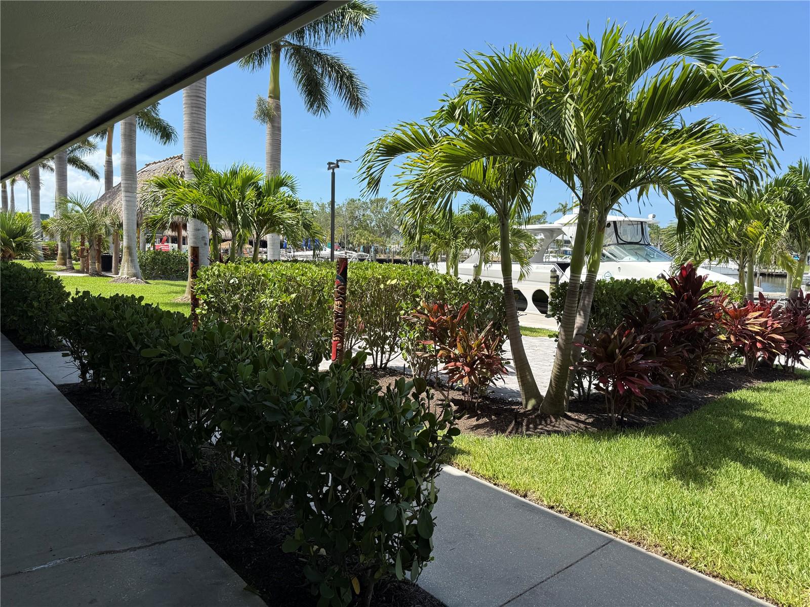 listing main picture