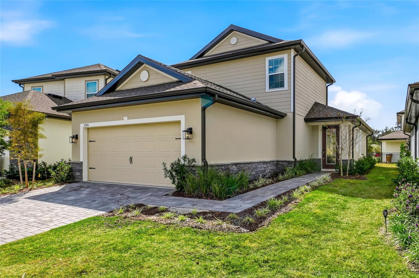 listing main picture