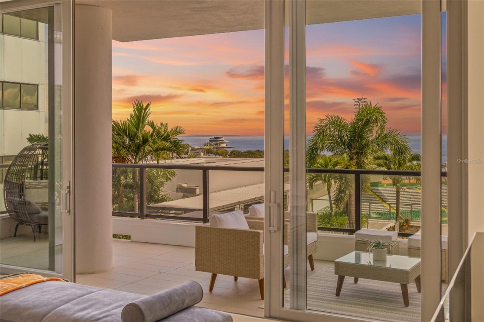 listing main picture