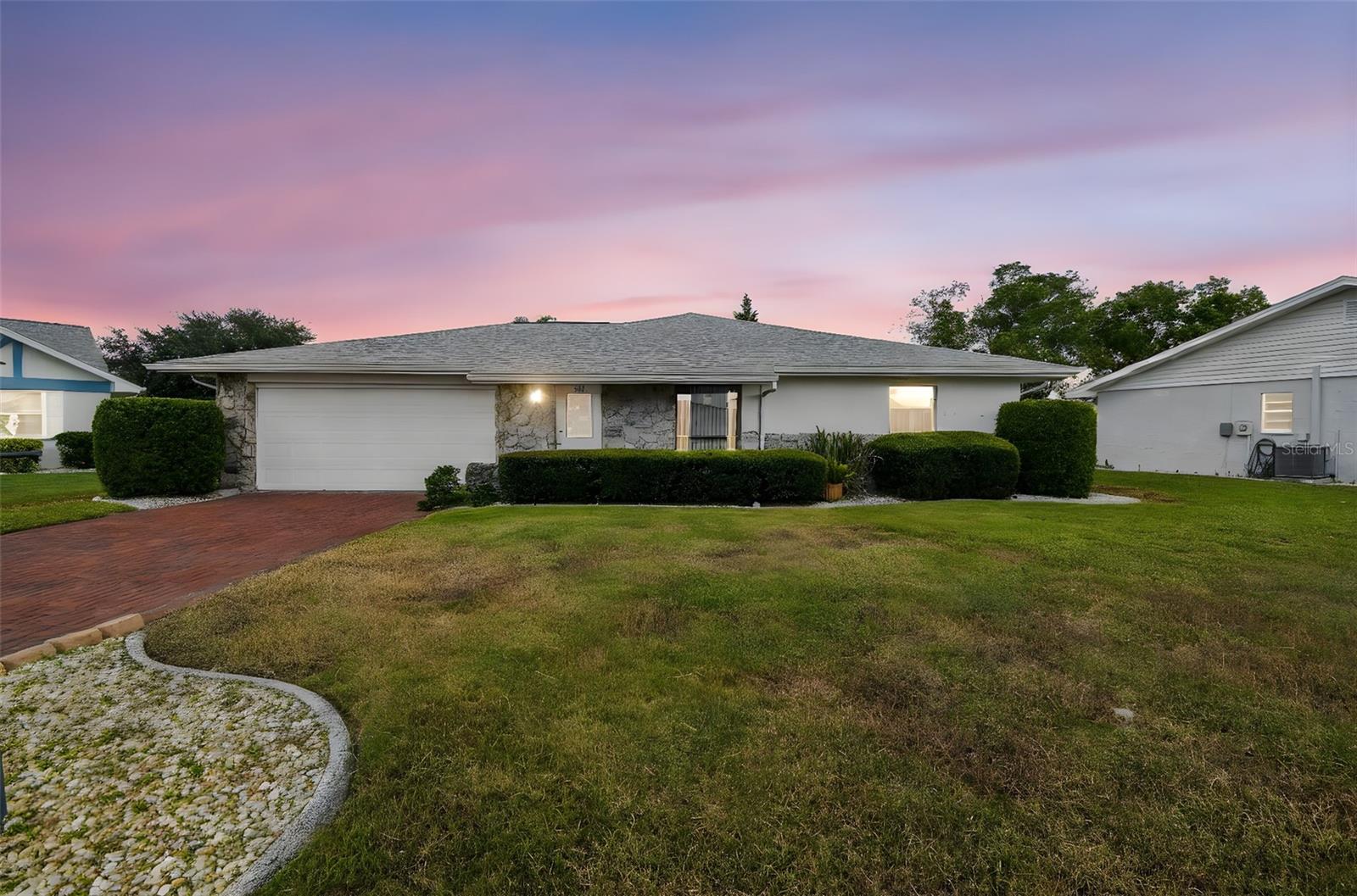 listing main picture