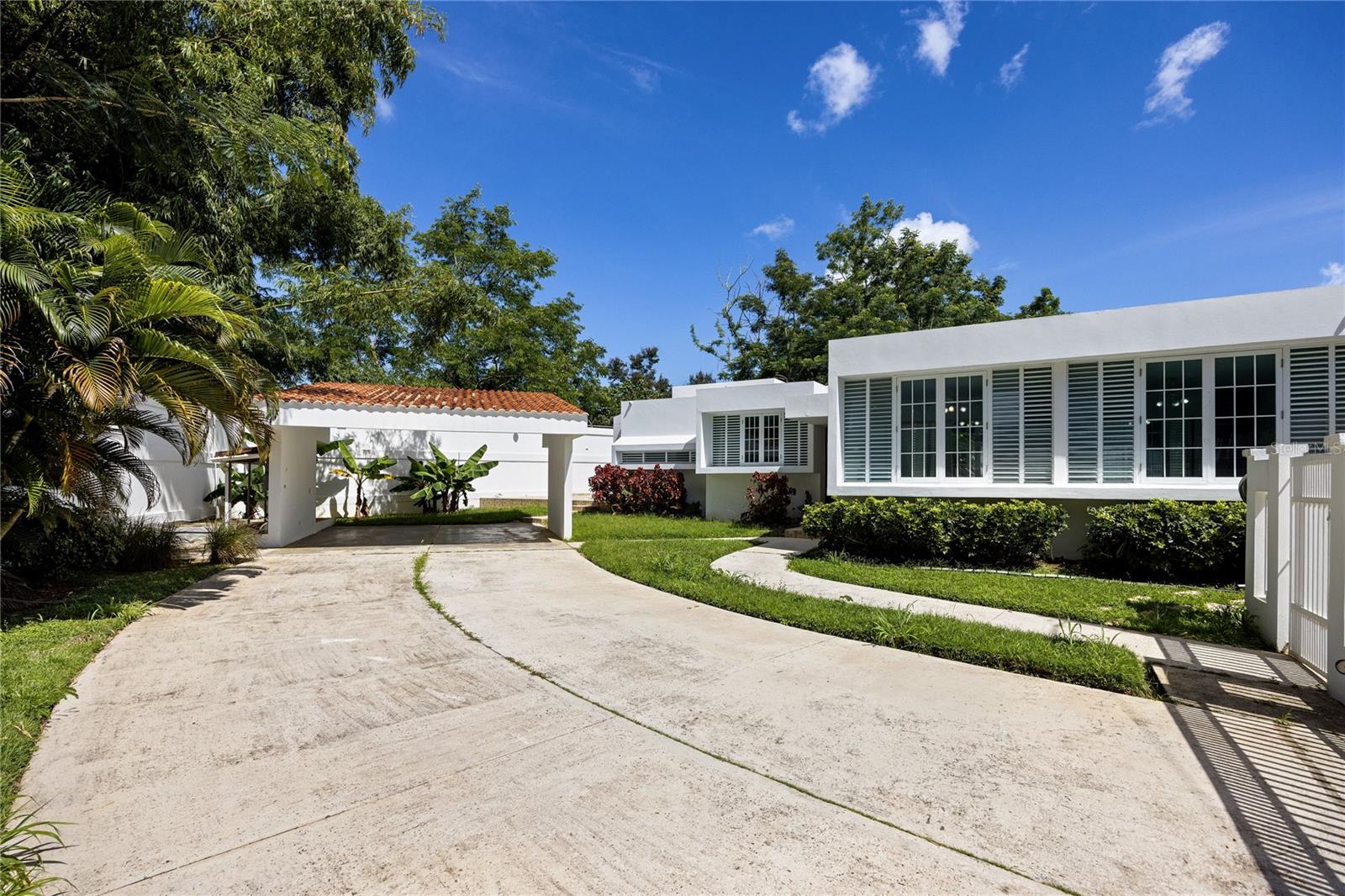 listing main picture