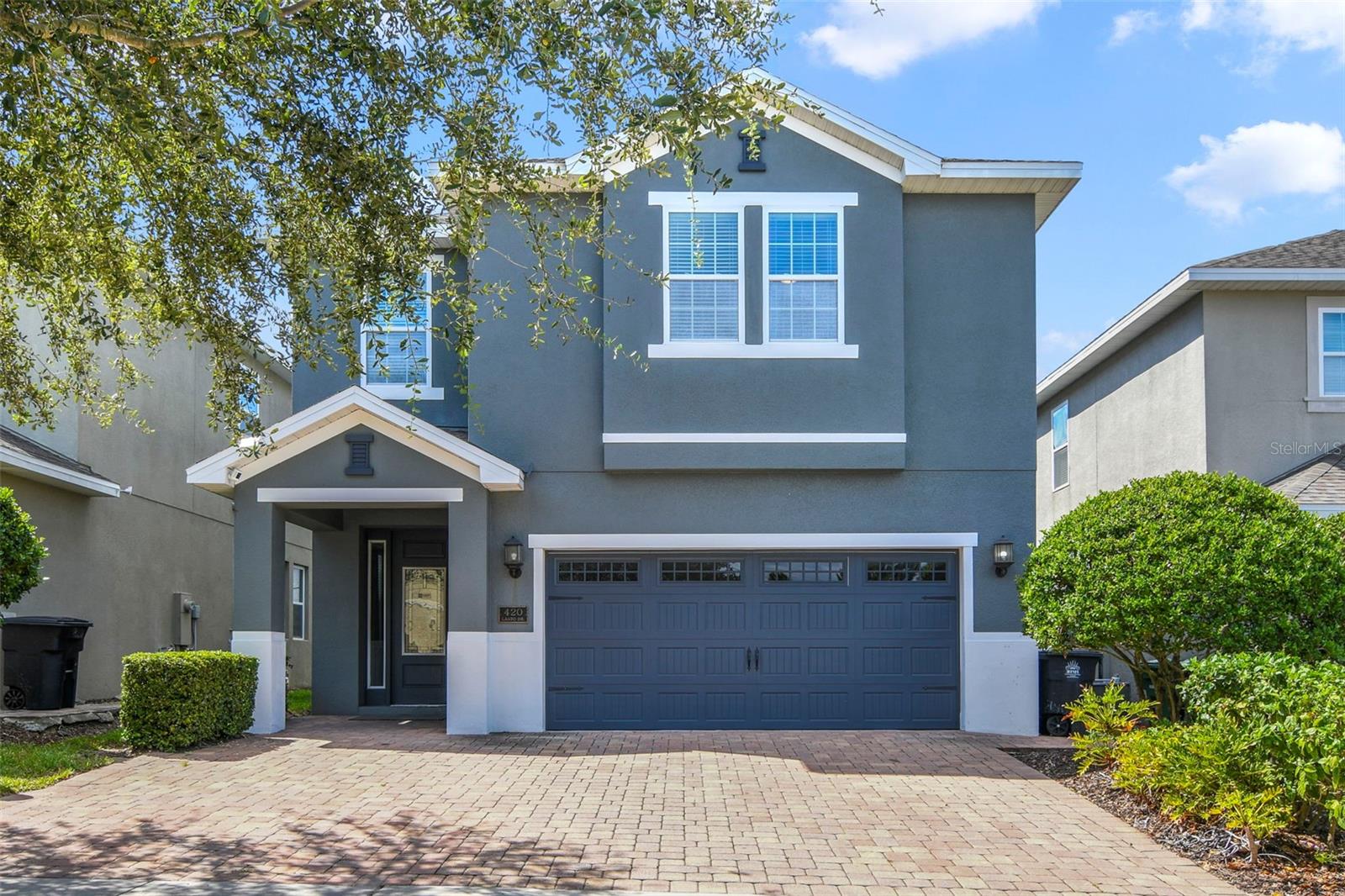 listing main picture