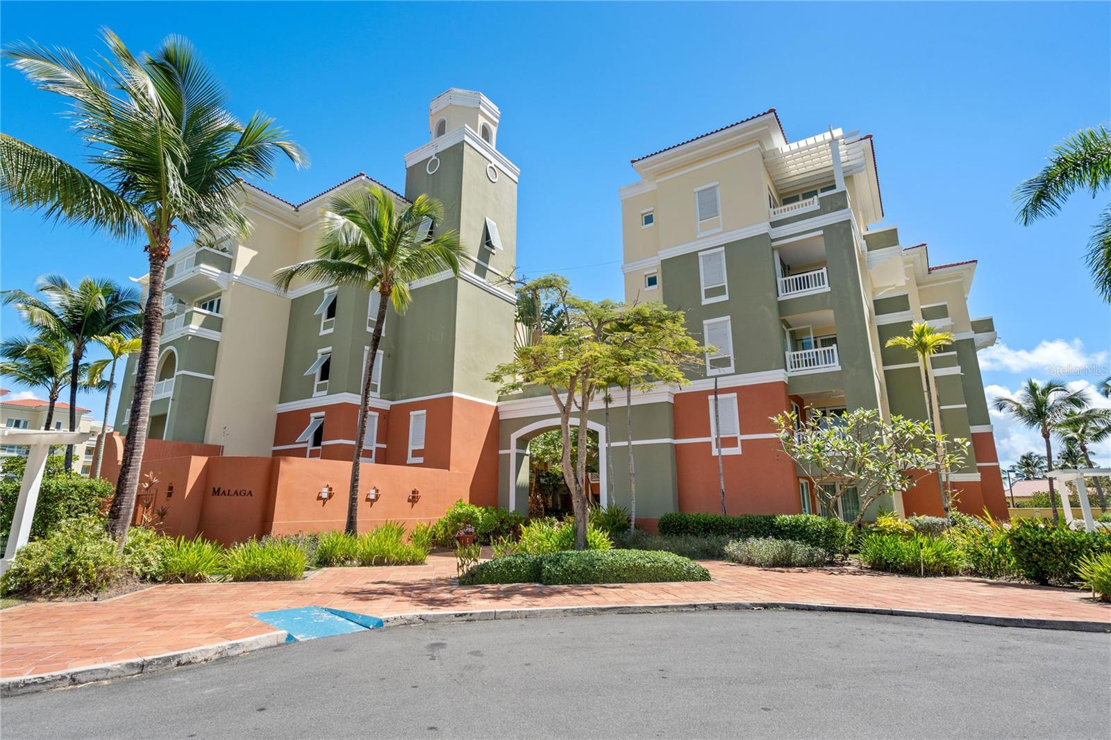 listing main picture