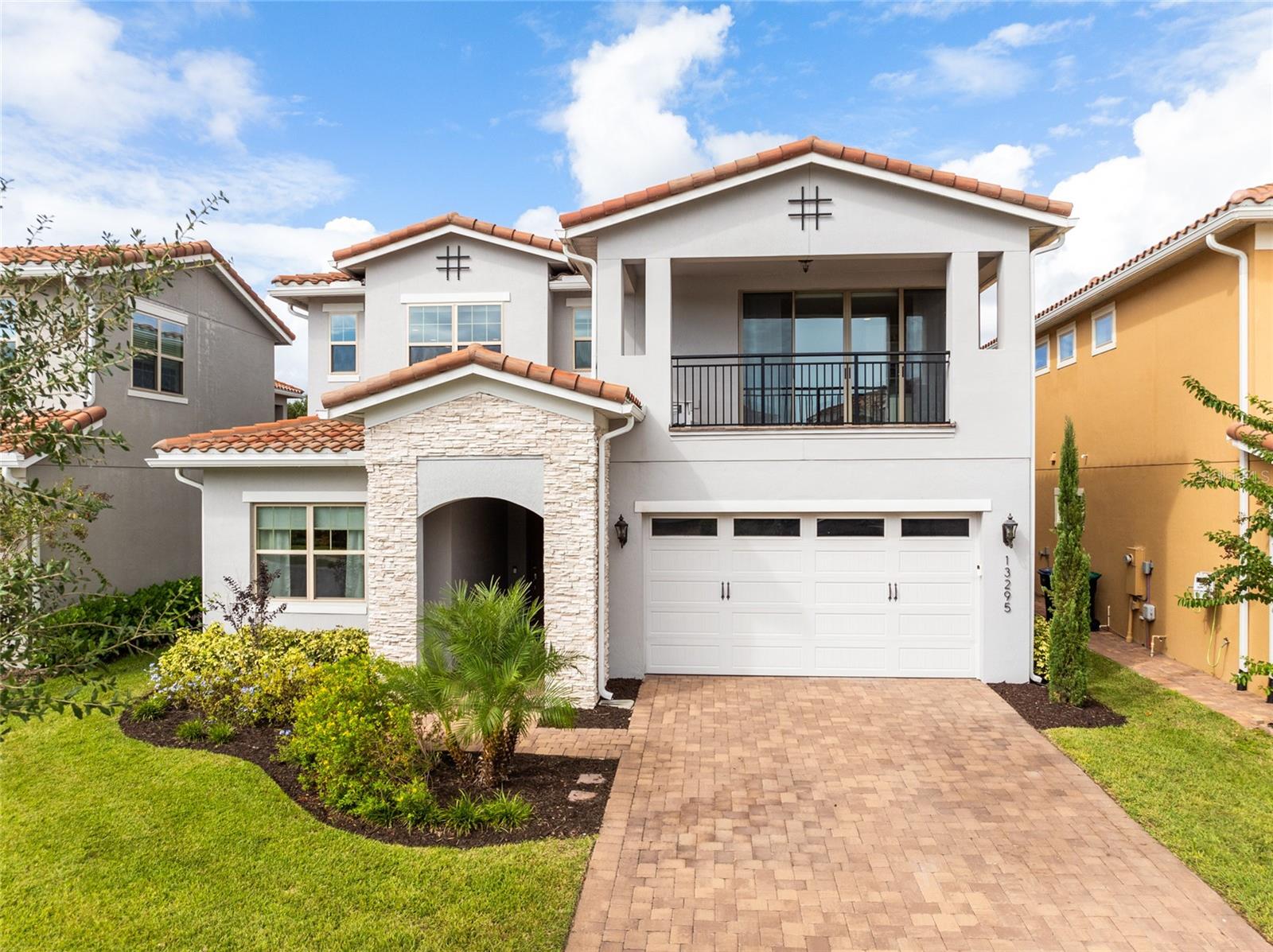 listing main picture