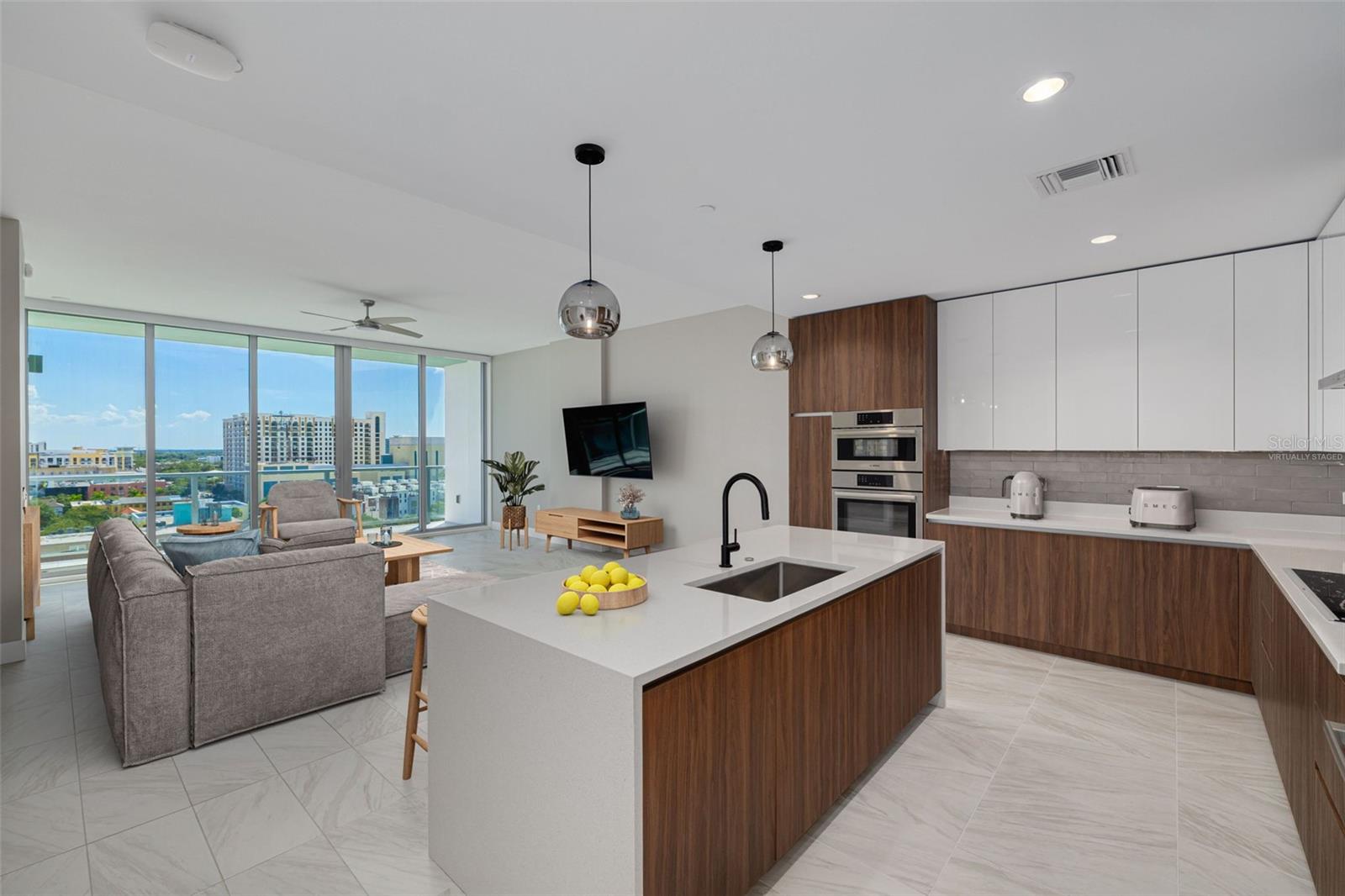 listing main picture