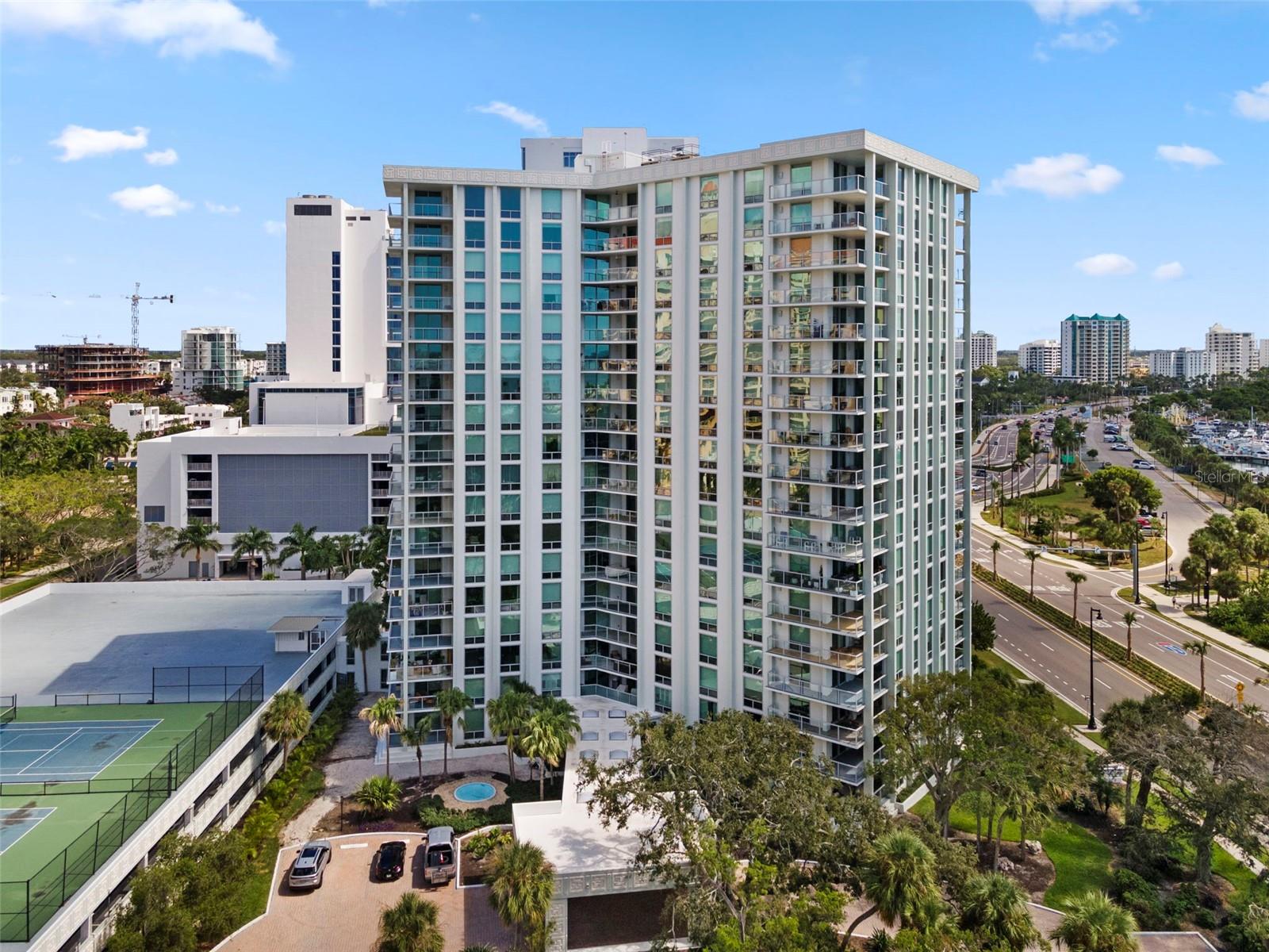 listing main picture