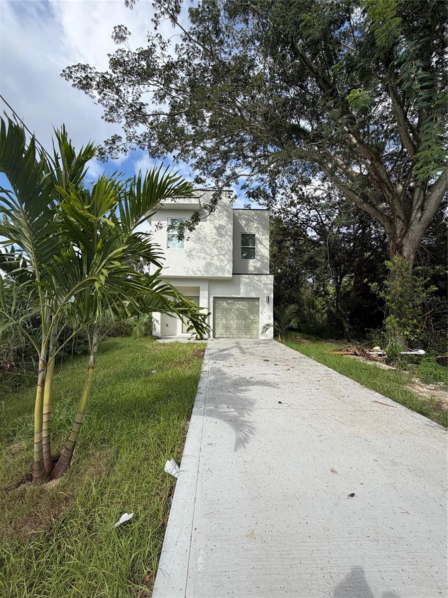 listing main picture