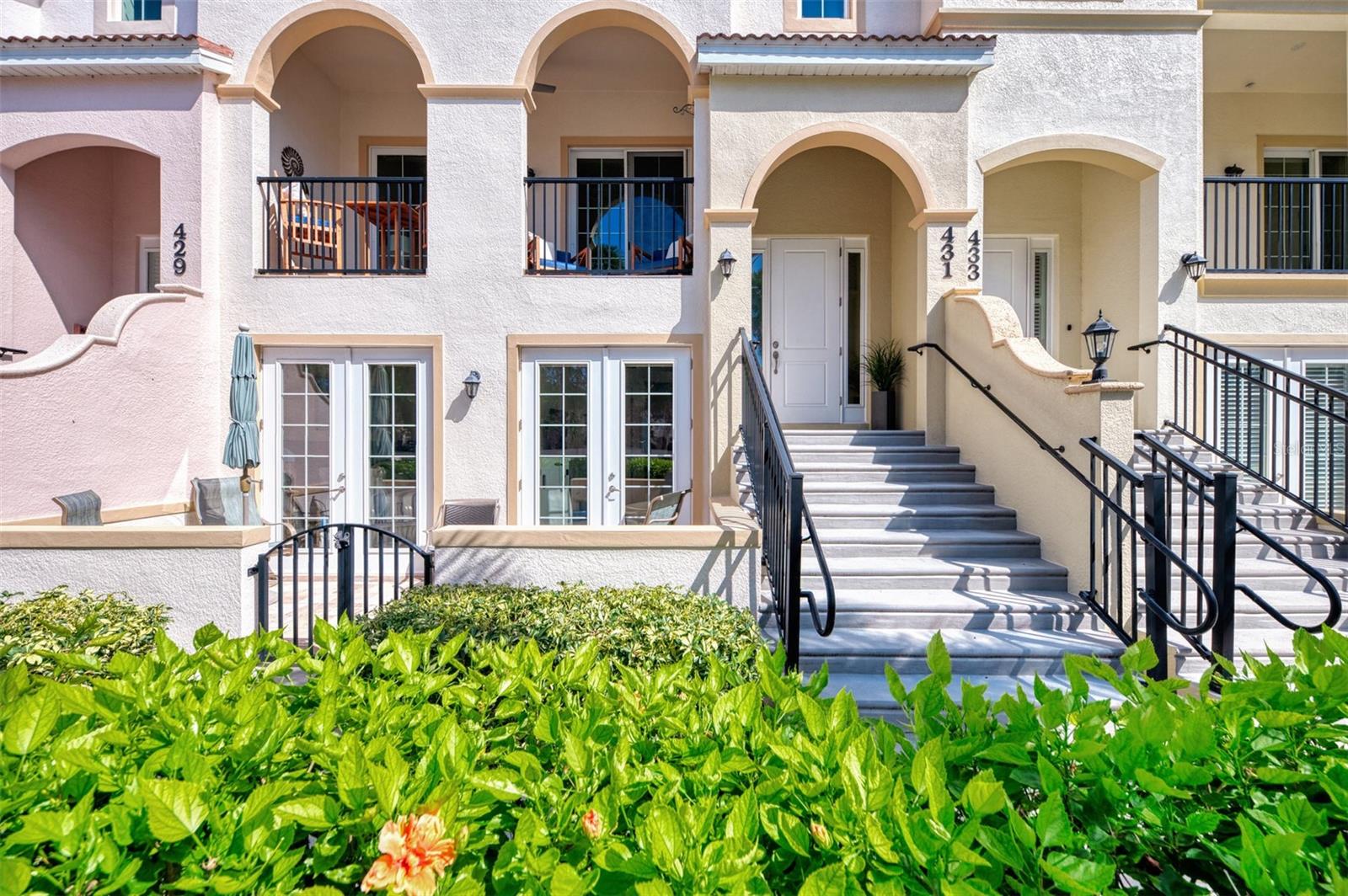 listing main picture