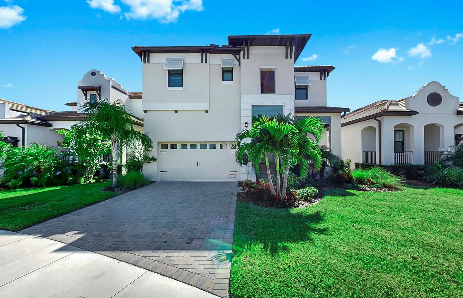 listing main picture