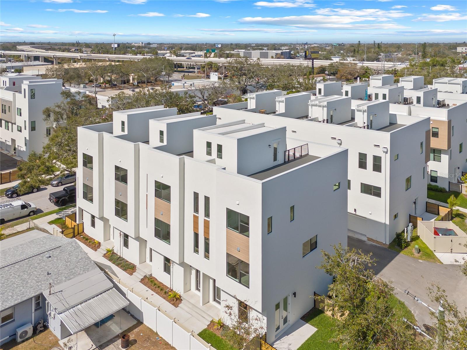 listing main picture