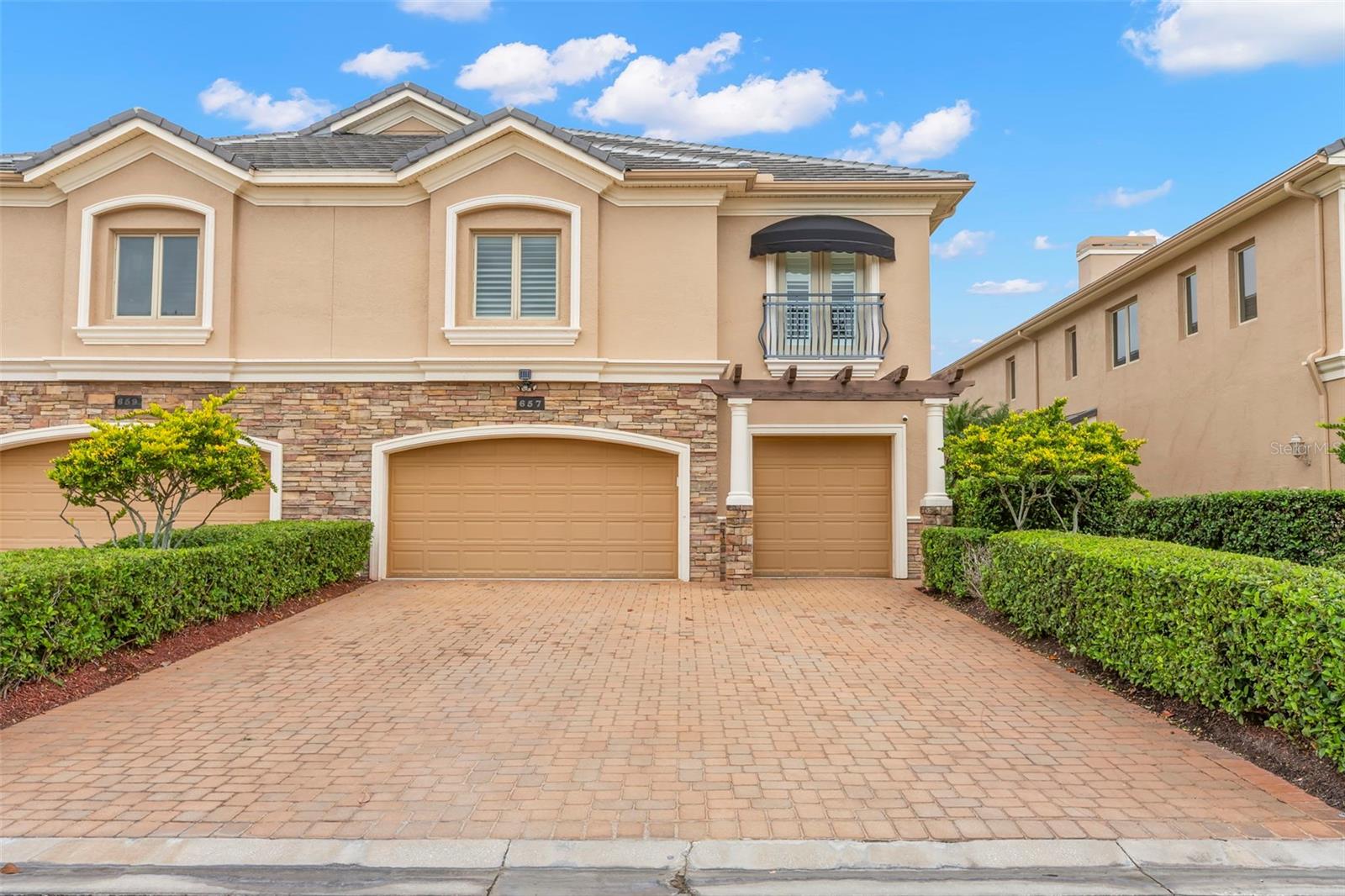 listing main picture