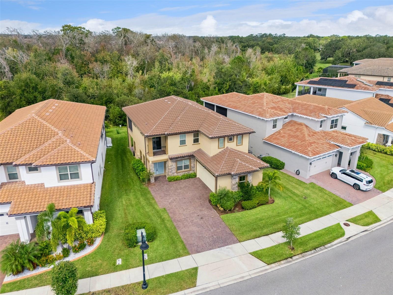 listing main picture