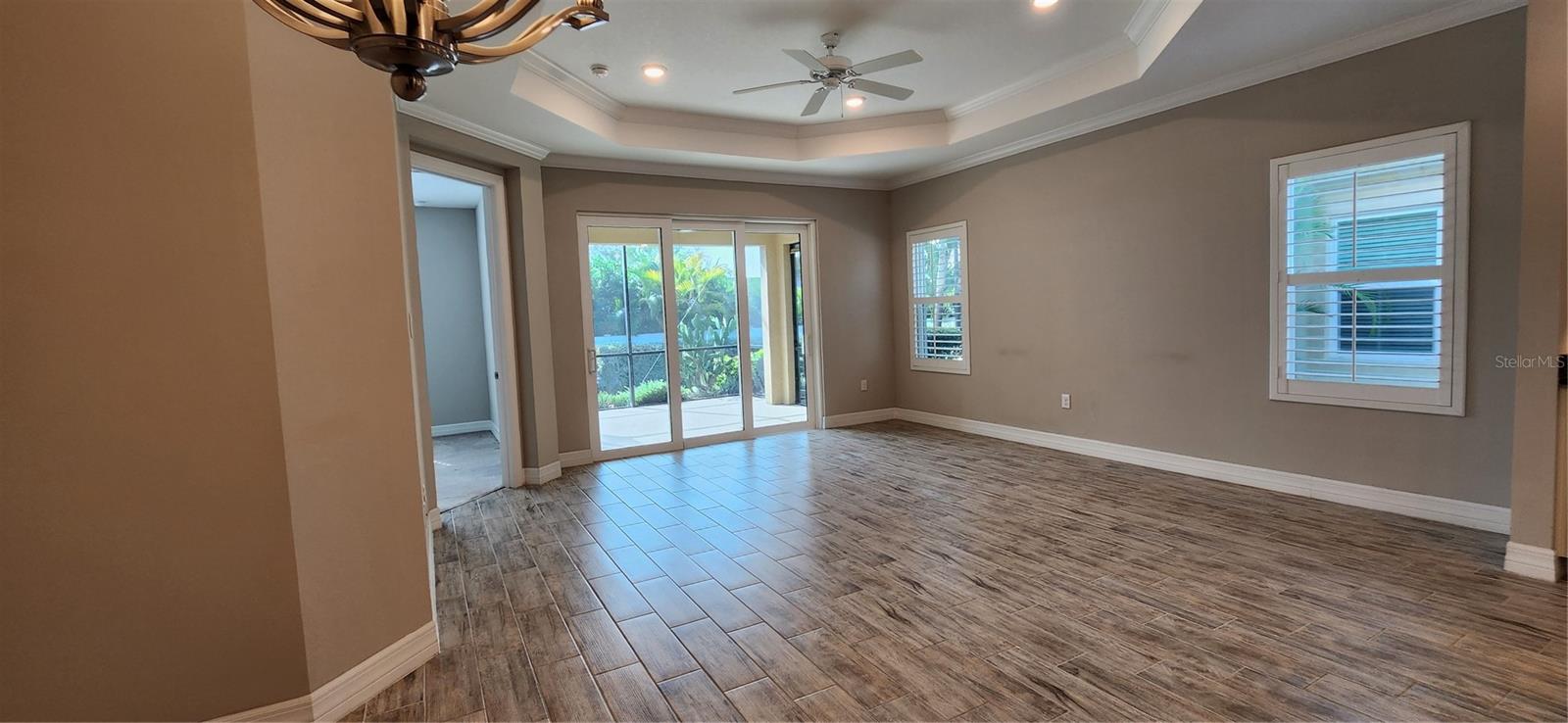 listing main picture