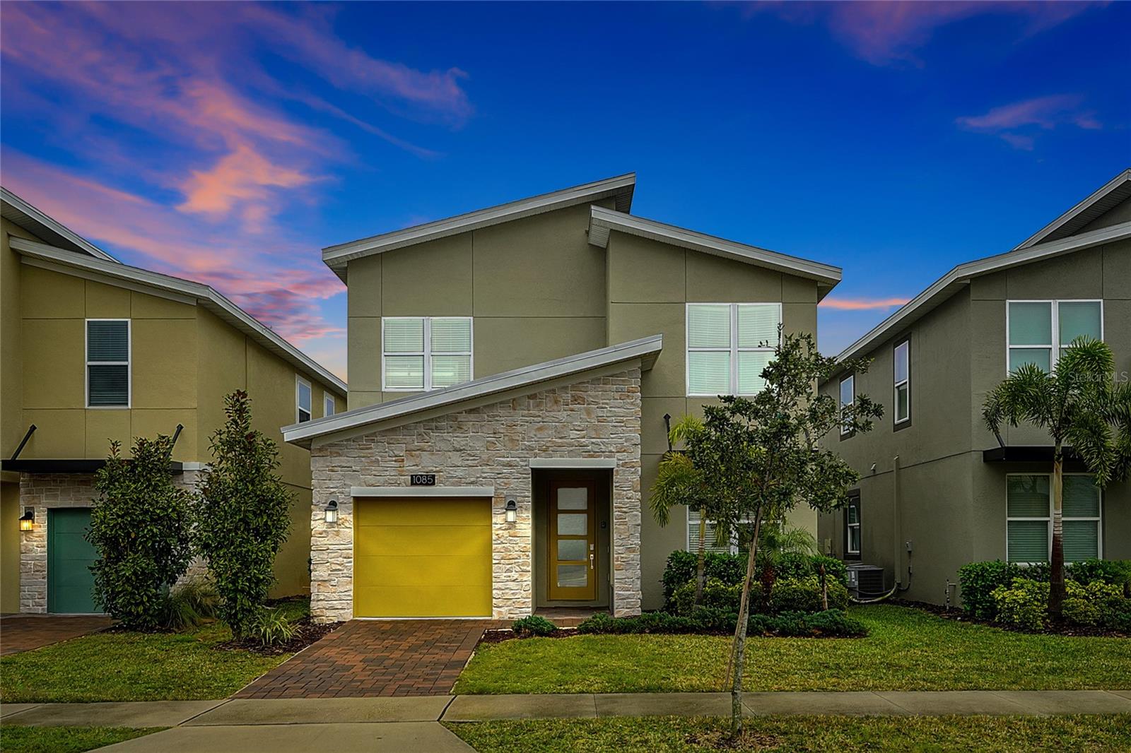 listing main picture