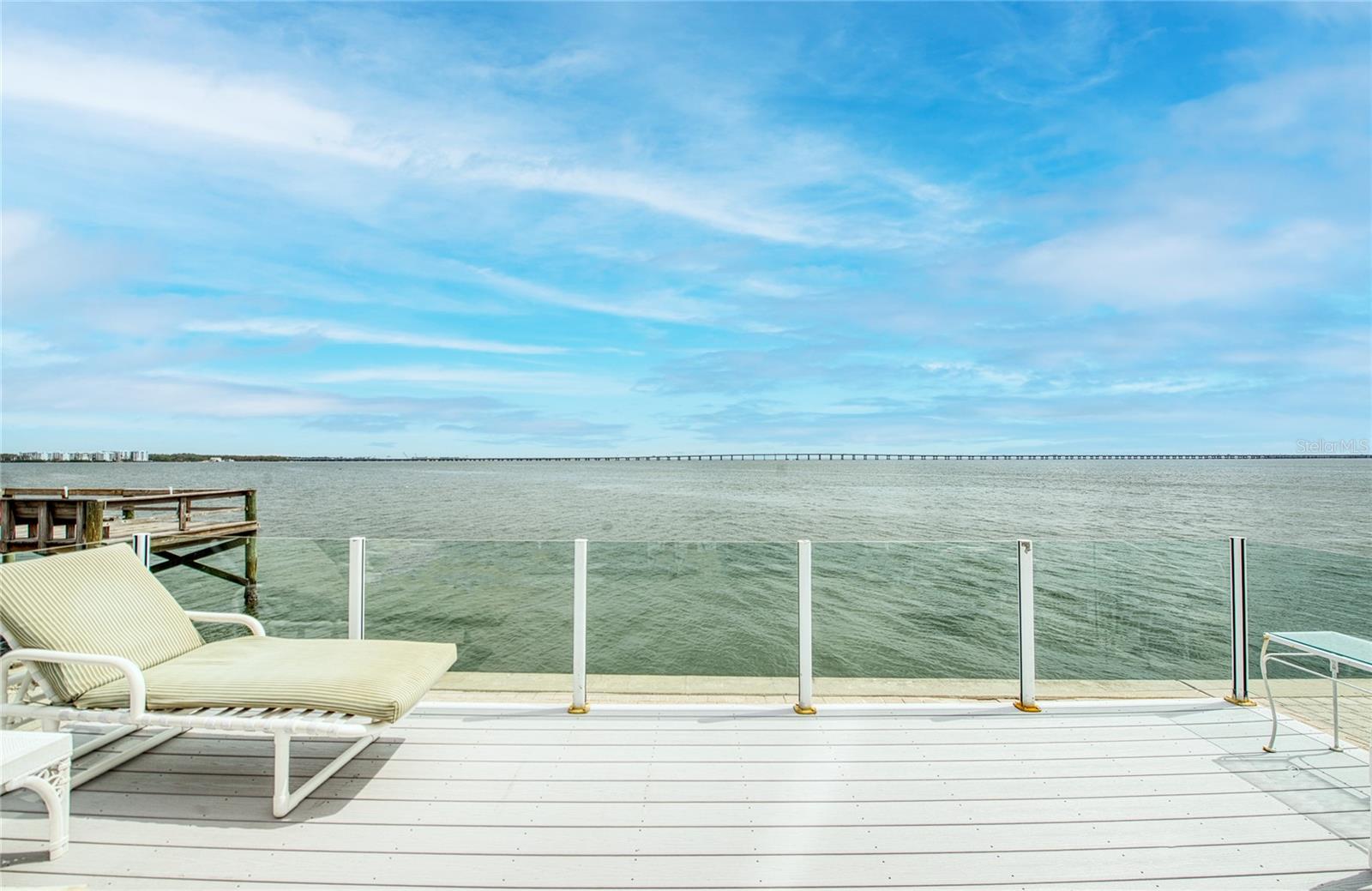 listing main picture