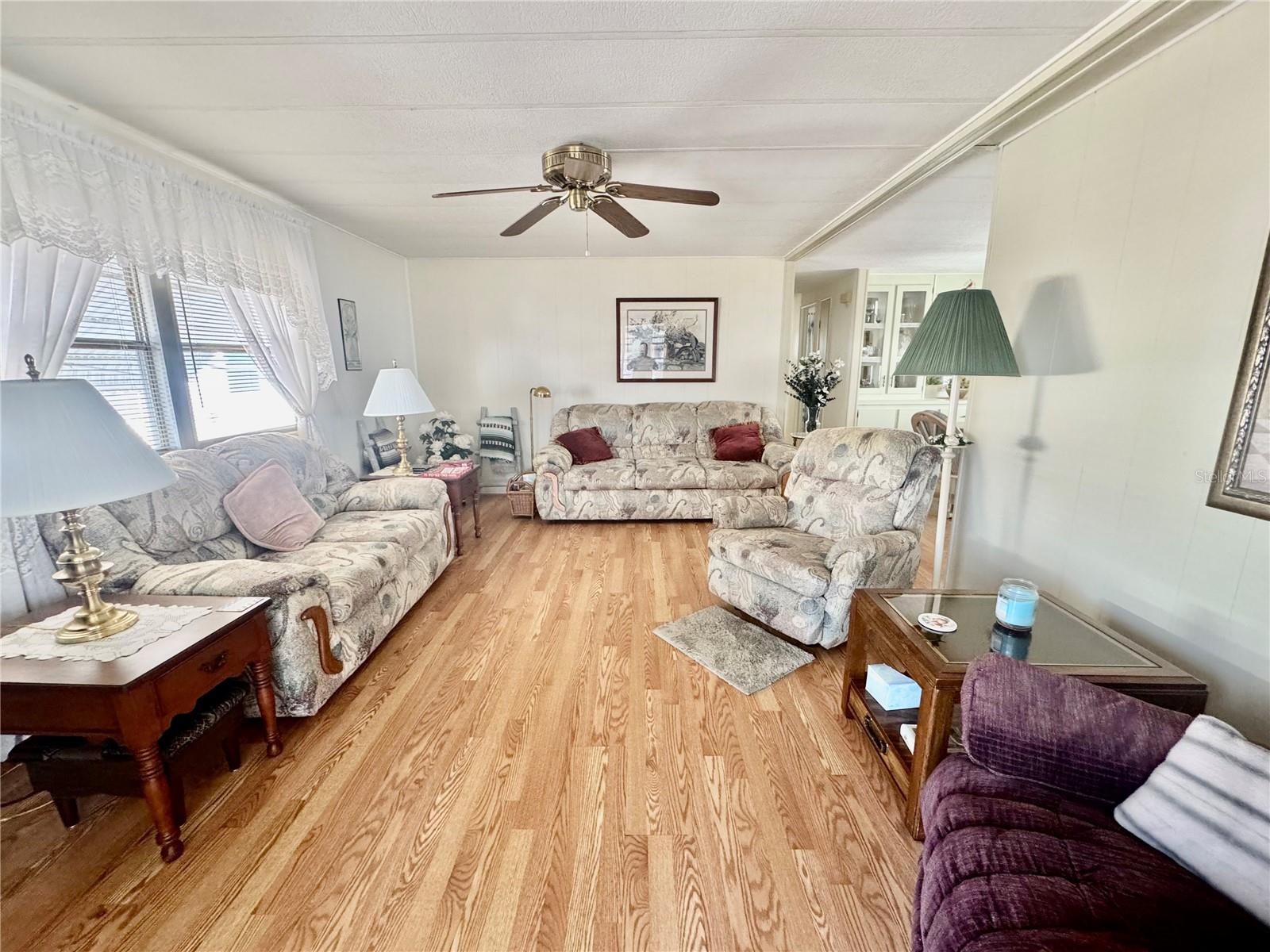 listing main picture