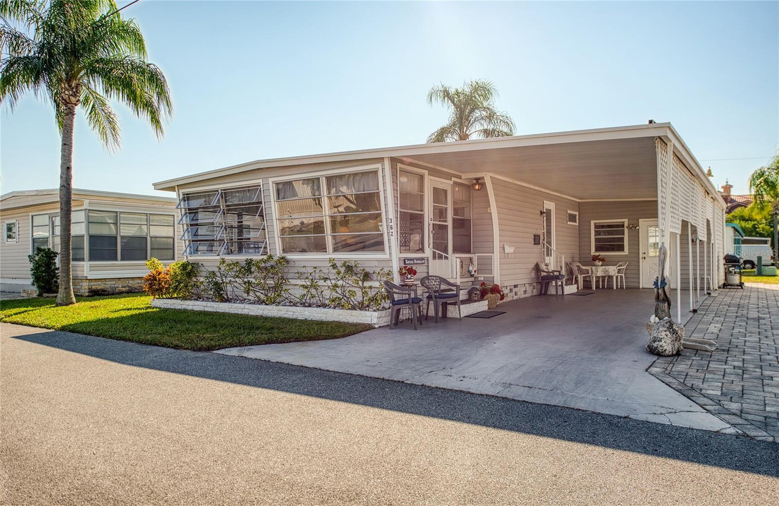 listing main picture