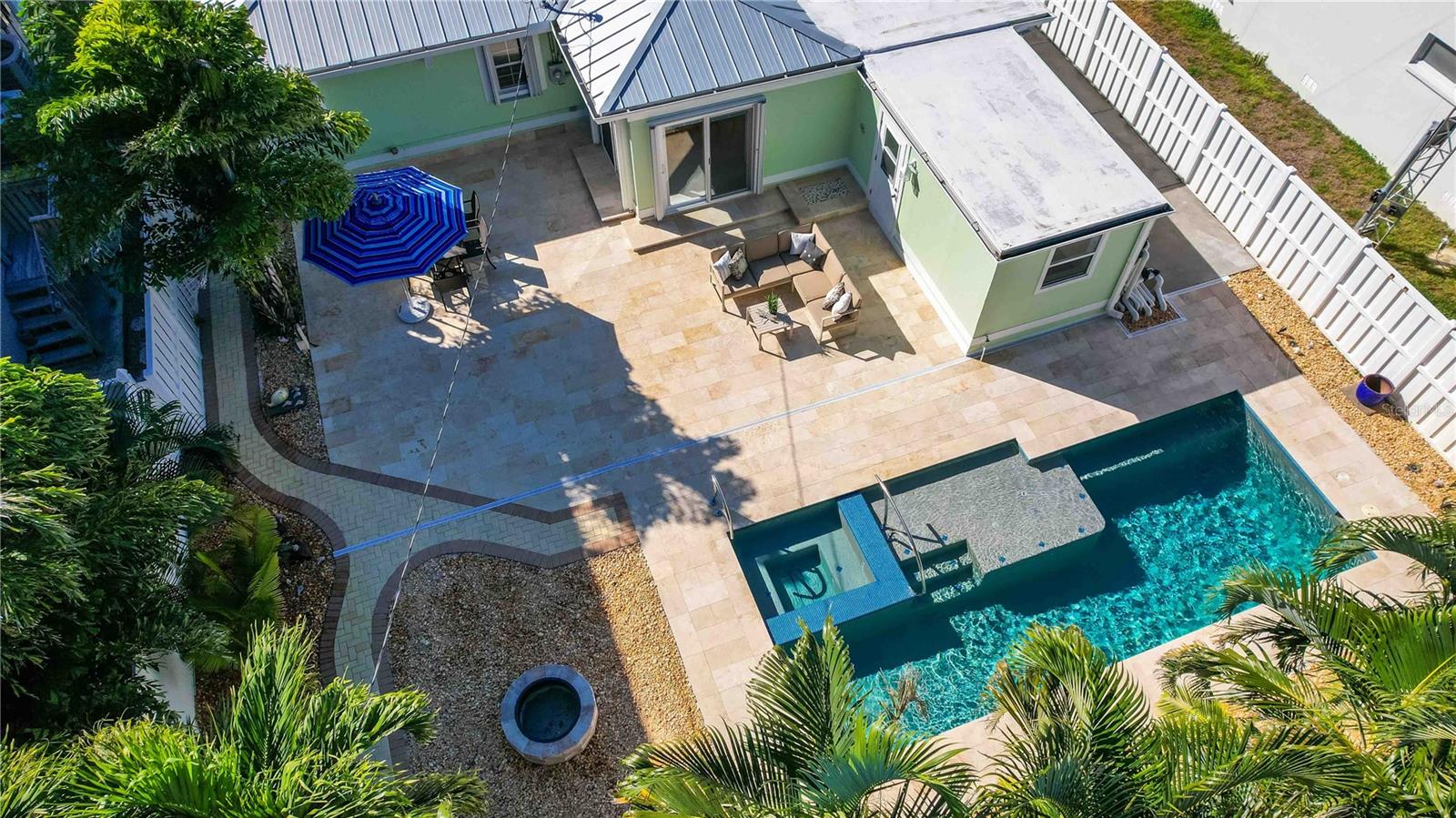 listing main picture