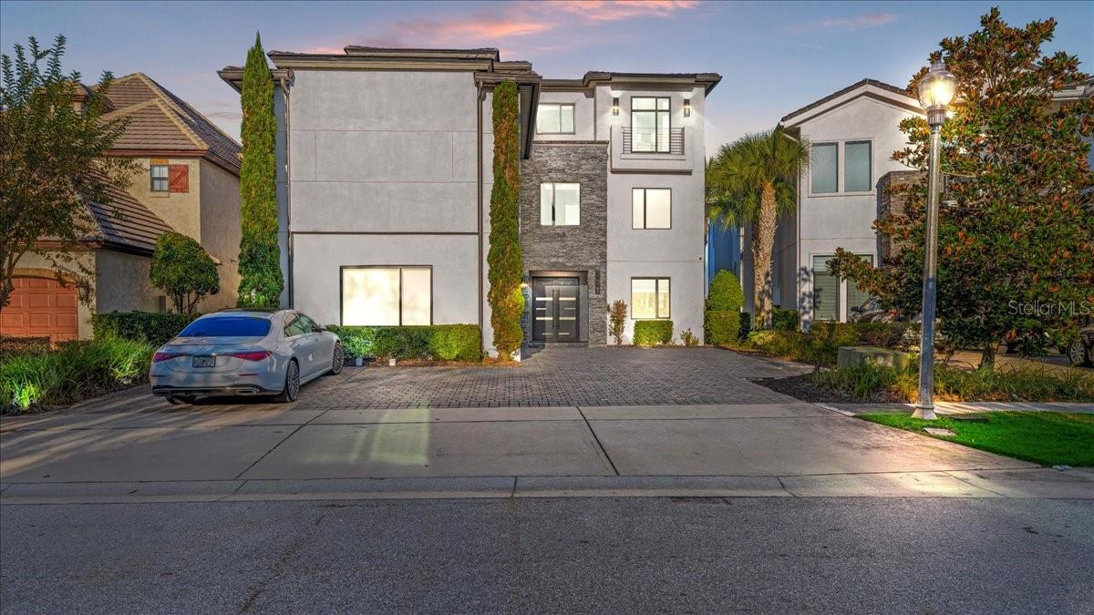 listing main picture