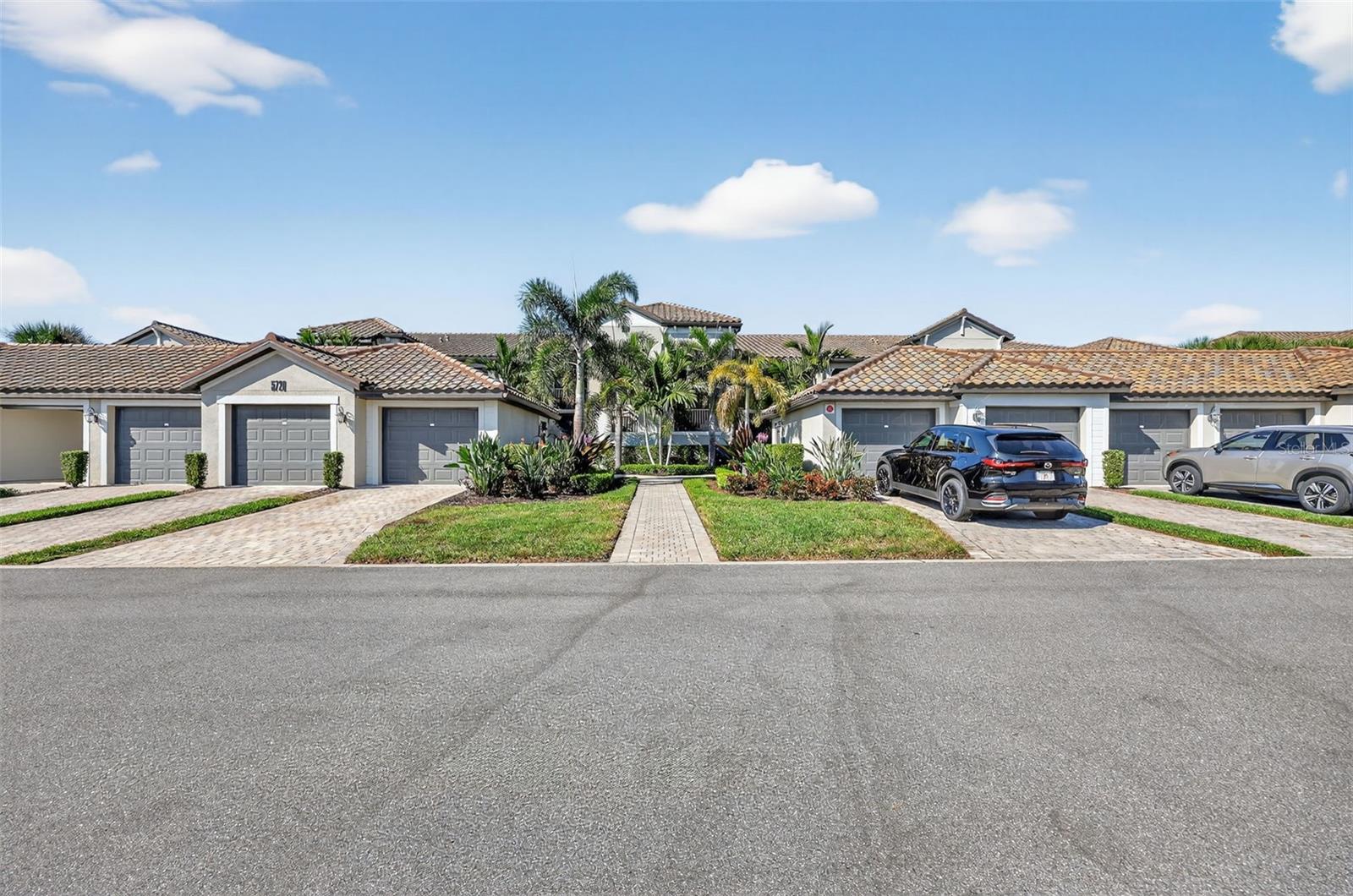 listing main picture