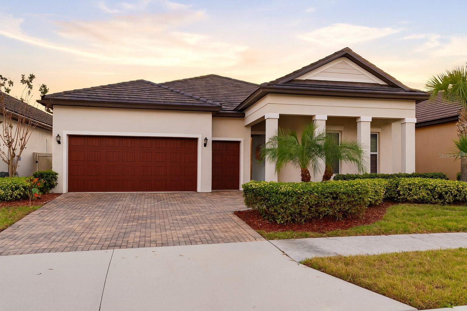 listing main picture