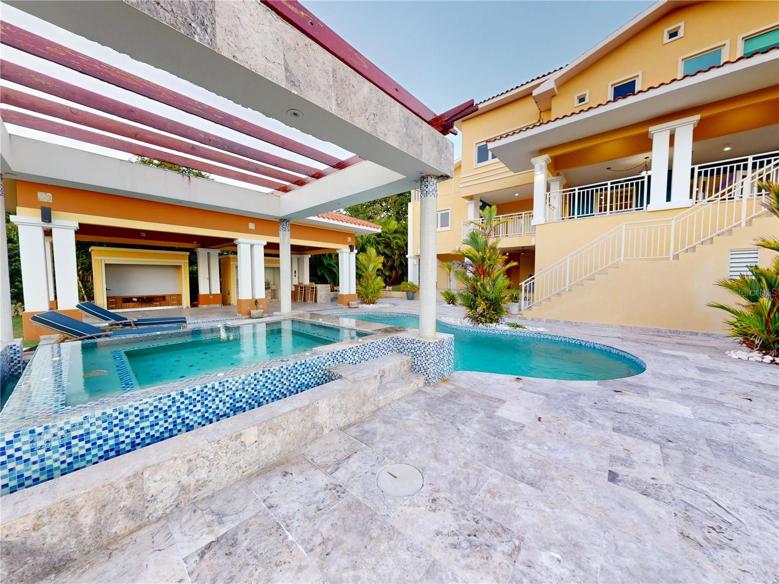 listing main picture