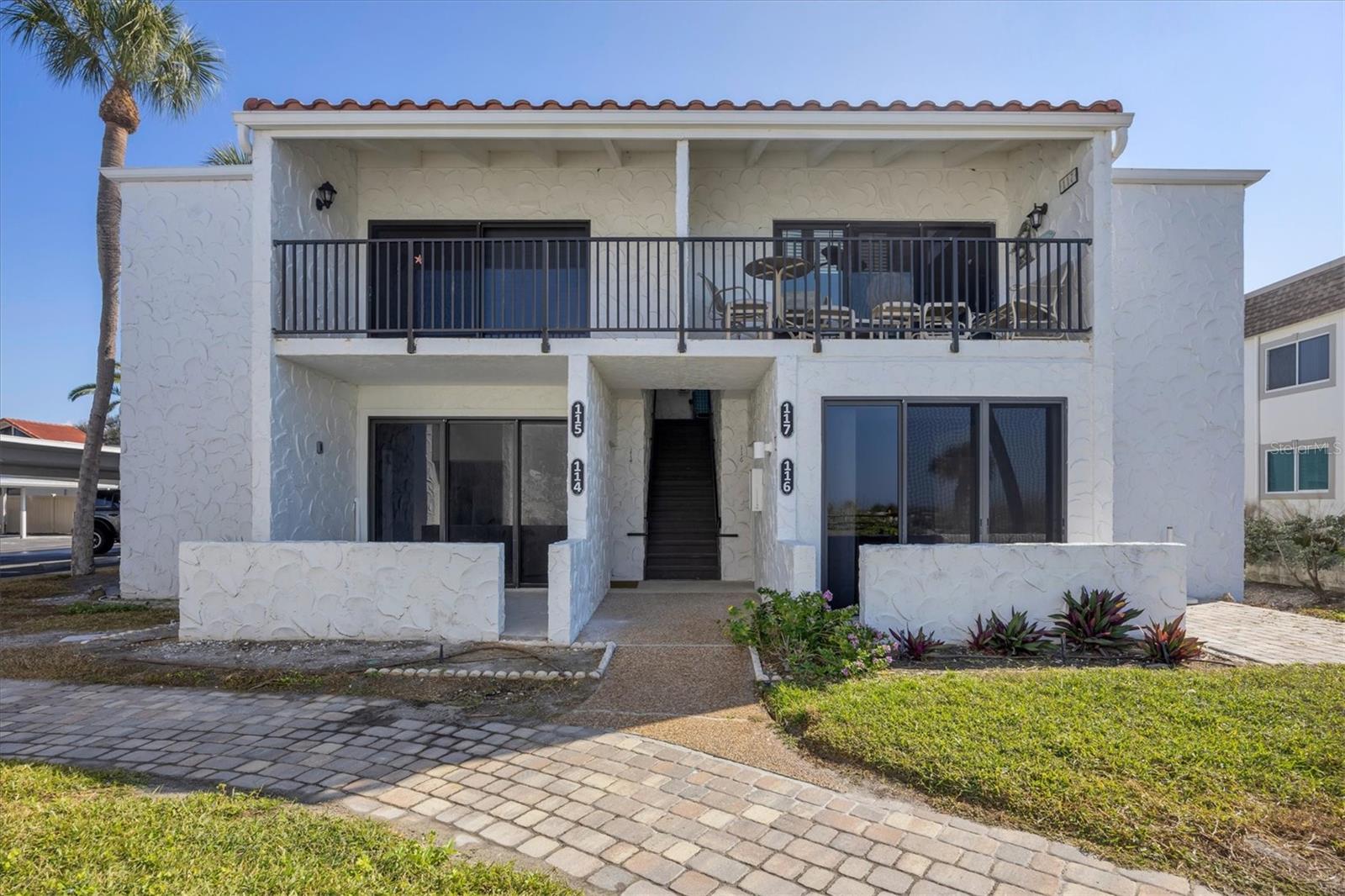 listing main picture