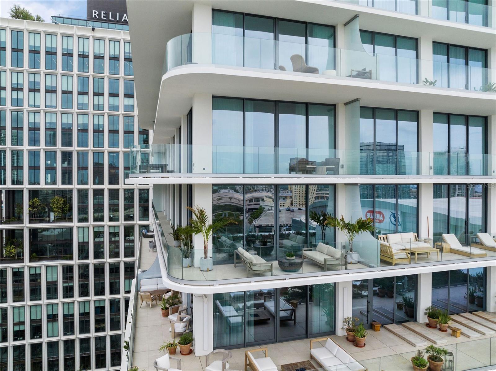 listing main picture